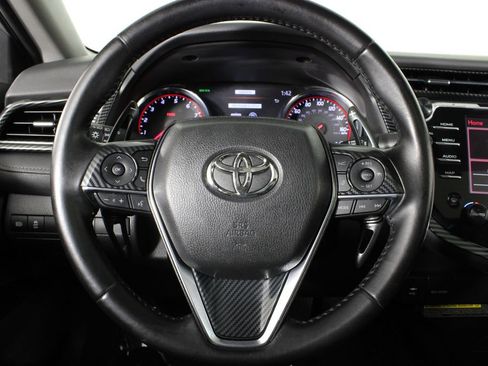 Used 2019 Toyota Camry XSE image 9