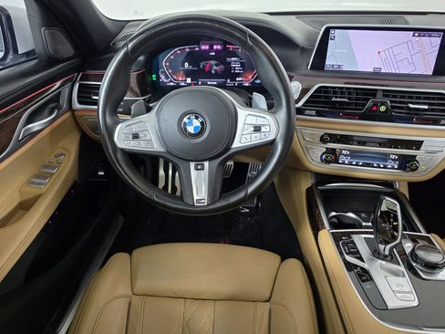 Used 2021 BMW 740i w/ M Sport Package RWD image 23