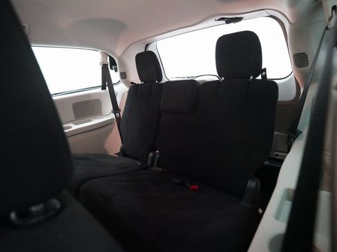 Used 2013 Dodge Grand Caravan American Value Package image 16