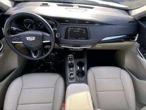 Certified 2023 Cadillac XT4 Luxury w/ Cold Weather Package image 7