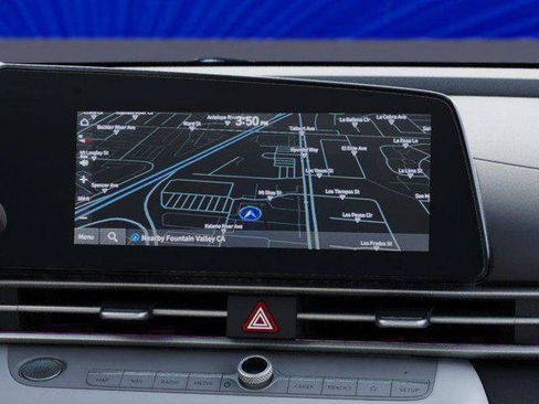 Used 2025 Hyundai Elantra Limited FWD image 13
