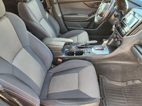 Used 2018 Subaru Crosstrek 2.0i Premium image 13