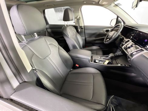 Used 2022 Kia Sorento S w/ Panoramic Sunroof Package image 29