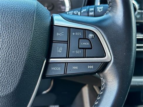 Used 2024 Toyota Highlander LE image 17
