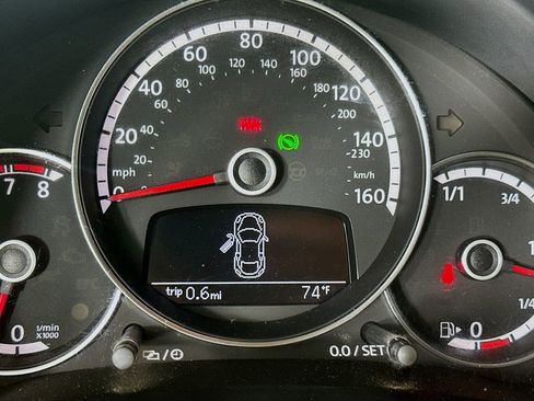 Used 2013 Volkswagen Beetle 2.5 FWD image 15