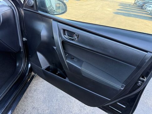 Used 2018 Toyota Corolla LE image 25