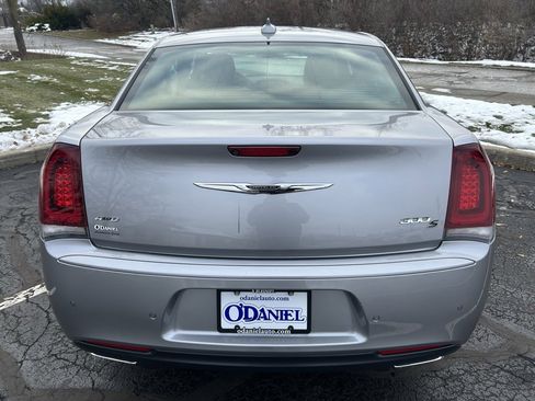 Used 2017 Chrysler 300 S w/ 300S Premium Group image 26