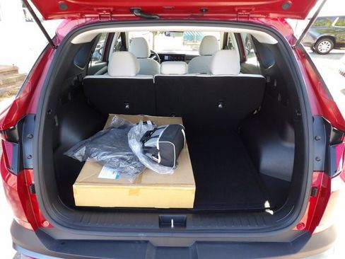 Used 2025 Hyundai Tucson SE FWD image 23
