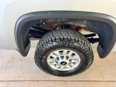 Used 2023 Chevrolet Silverado 3500 LT AWD/4WD image 31