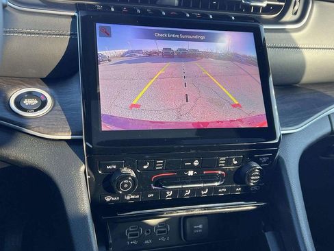 New 2025 Jeep Grand Cherokee L Limited image 9