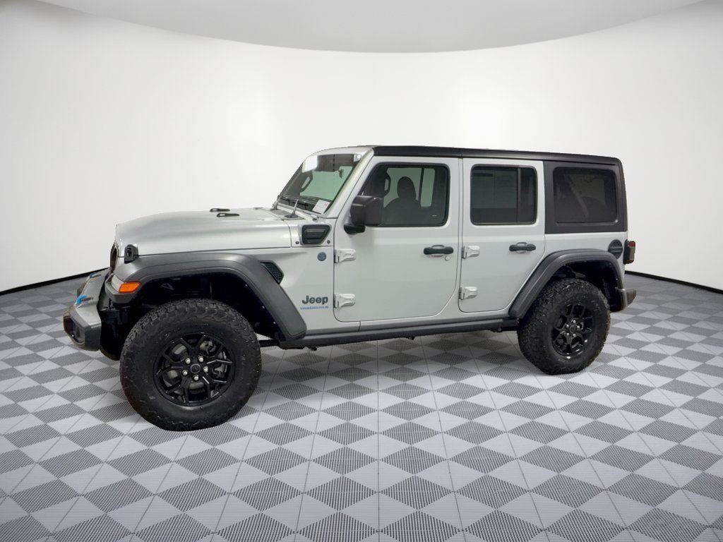 Used 2024 Jeep Wrangler Unlimited AWD/4WD image 2