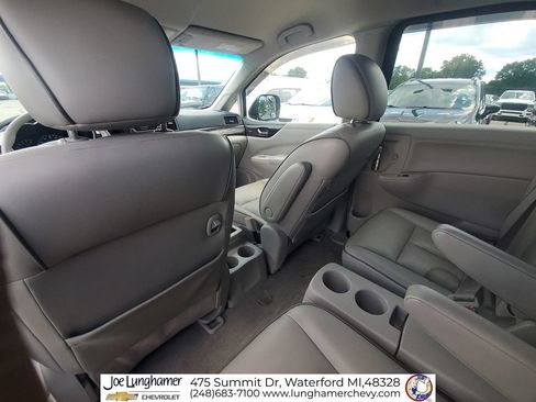 Used 2015 Nissan Quest SL w/ Tow Package FWD image 21