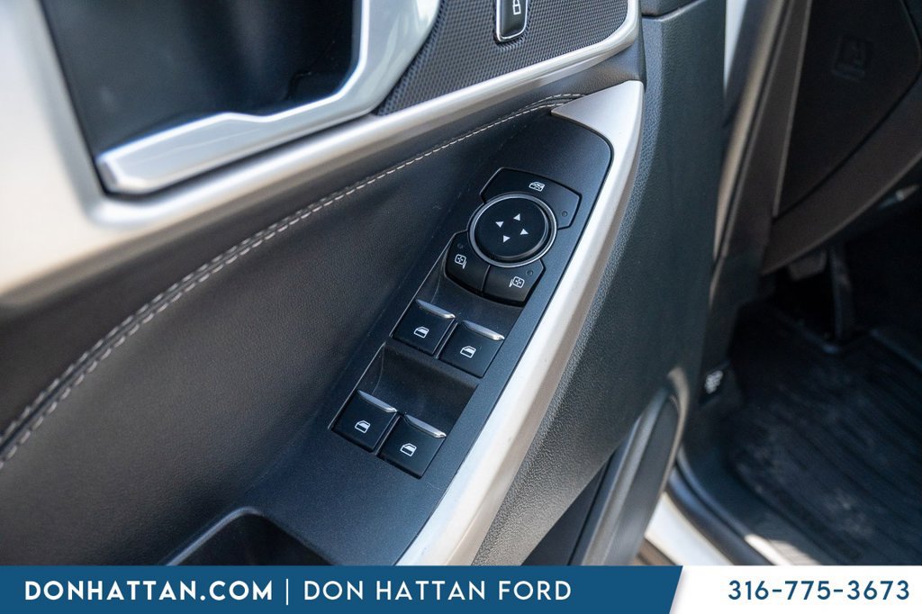 Used 2023 Ford Explorer XLT w/ Equipment Group 202A AWD/4WD image 16