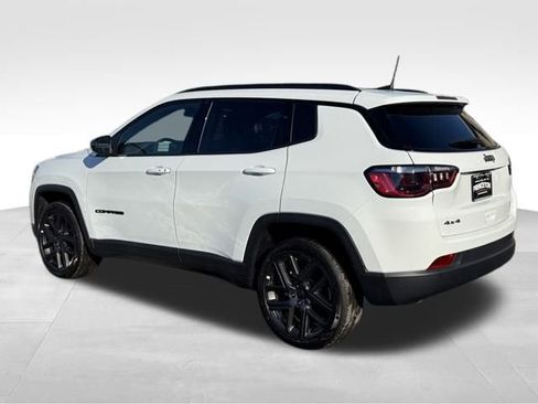 New 2026 Jeep Compass Latitude w/ Sun and Sound Group AWD/4WD image 5