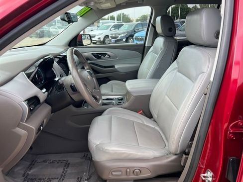 Used 2018 Chevrolet Traverse LT image 12