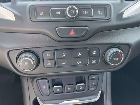 Used 2019 GMC Terrain SLE FWD image 28