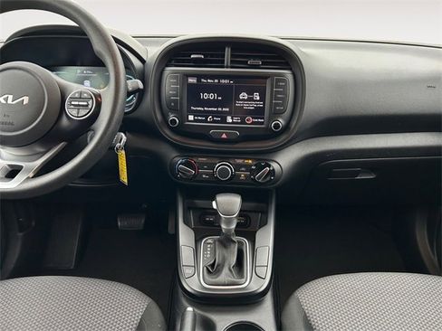 Used 2024 Kia Soul LX w/ Option Group 015 image 11