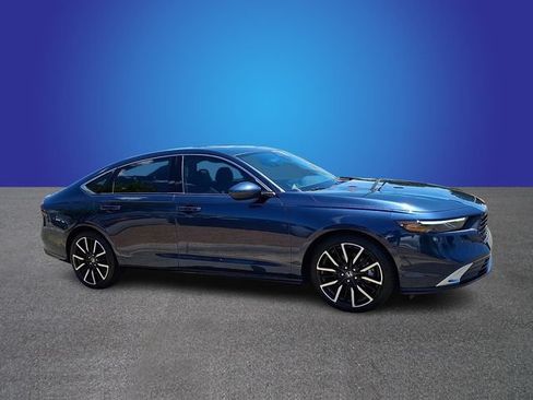 Used 2024 Honda Accord Touring image 4
