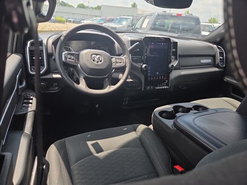 Used 2025 RAM 2500 Big Horn AWD/4WD image 8