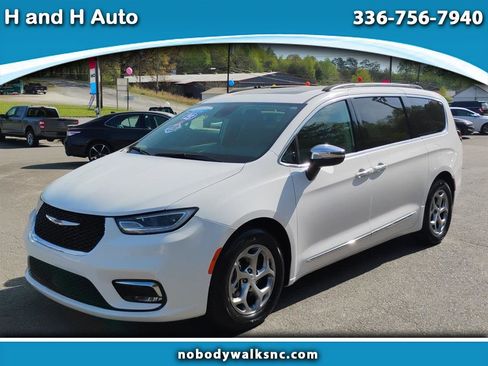 Used 2023 Chrysler Pacifica Limited FWD image 1