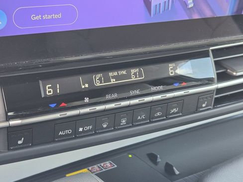 Used 2026 Toyota Sienna XLE FWD image 20