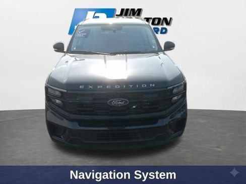 Used 2025 Ford Expedition Active AWD/4WD image 3