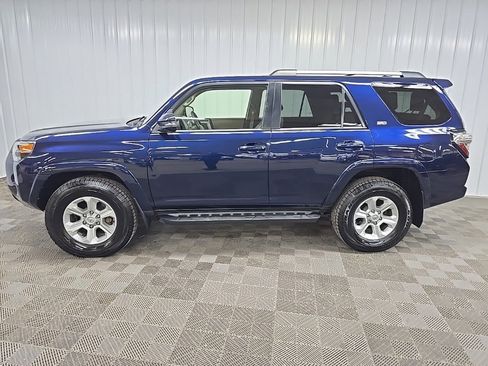 Used 2022 Toyota 4Runner SR5 Premium image 5