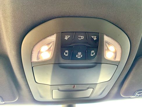 Used 2025 Chrysler Pacifica Select FWD image 38