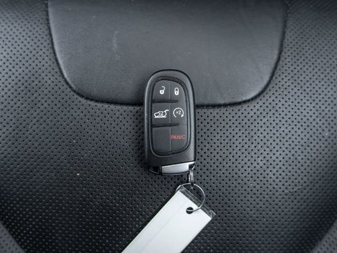 Used 2021 Jeep Cherokee Limited image 33