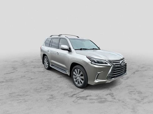 Used 2017 Lexus LX 570 4WD w/ Luxury Package image 2