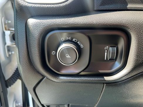 Used 2022 RAM 3500 Big Horn AWD/4WD image 17