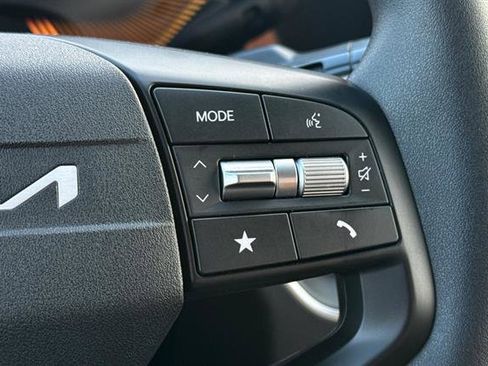 New 2025 Kia K4 LXS image 25