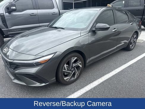 Used 2025 Hyundai Elantra Sport FWD image 3