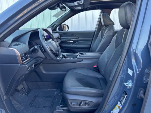 Used 2024 Toyota Grand Highlander AWD Hybrid image 17