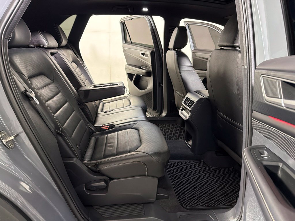 Certified 2025 Volkswagen Atlas Cross Sport SEL AWD/4WD image 22