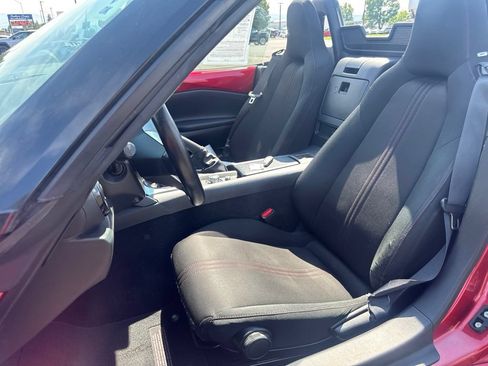 Used 2016 MAZDA MX-5 Miata Club RWD image 10