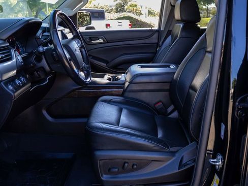 Used 2020 Chevrolet Suburban LT w/ Z71 Midnight Edition image 17