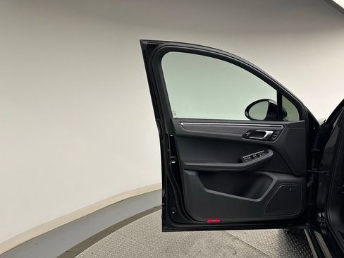 Used 2024 Porsche Macan GTS image 9