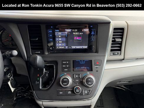 Used 2017 Toyota Sienna LE FWD image 20