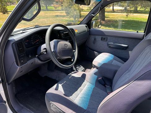 Used 1999 Toyota Tacoma 4x4 Xtracab image 10