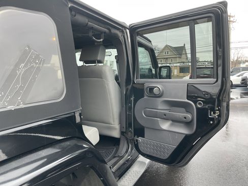 Used 2007 Jeep Wrangler Unlimited Sahara image 14