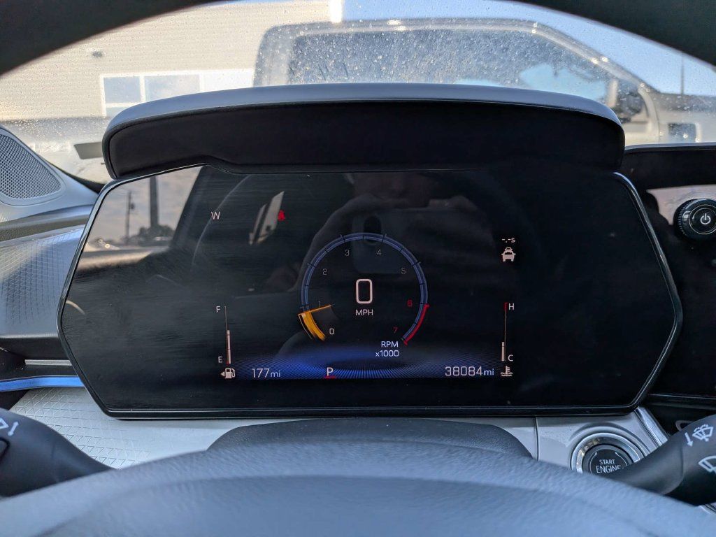 Used 2025 Chevrolet Trax LT FWD image 26