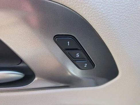 Certified 2024 Chrysler Pacifica Touring-L FWD image 29
