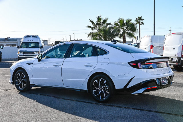 Used 2025 Hyundai Sonata SEL FWD image 4