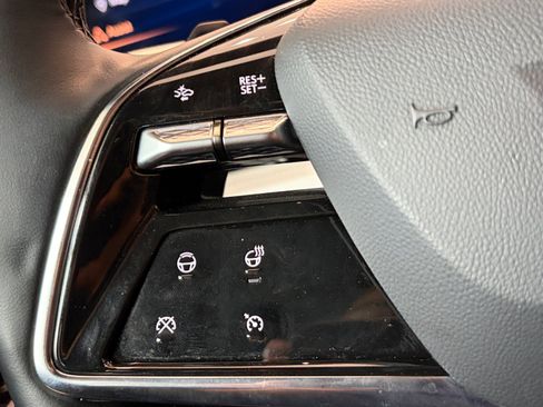 Used 2025 Cadillac Optiq Sport 2 AWD/4WD image 32