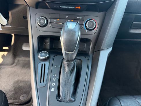 Used 2016 Ford Focus SE w/ Equipment Group 201A FWD image 15