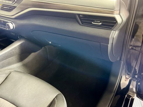 Used 2024 Nissan Altima 2.5 SV image 35