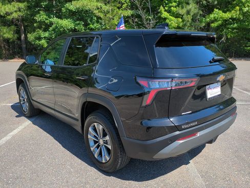 Used 2025 Chevrolet Equinox LT FWD image 6