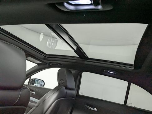 Used 2019 Cadillac XT4 Premium Luxury w/ Cold Weather Package image 14