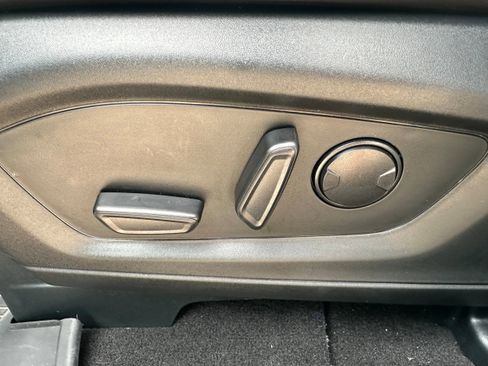 Used 2023 Ford Explorer XLT w/ Equipment Group 202A image 31